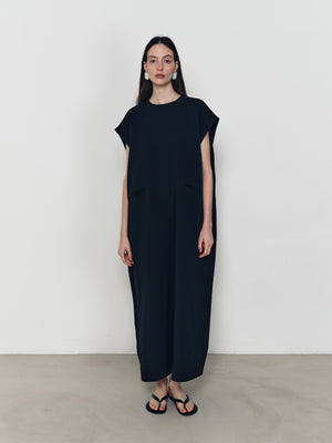Sleeveless round-neck dress