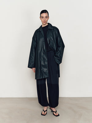 Oversized loose coat with oil-like wax leather coating