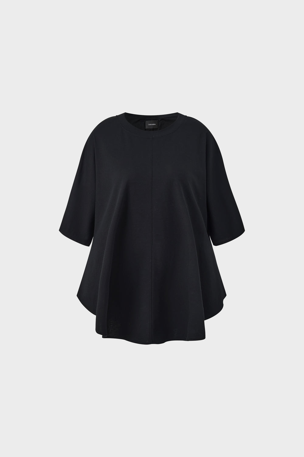 Unstructured hemmed loose-fitting short-sleeved cotton T-shirt