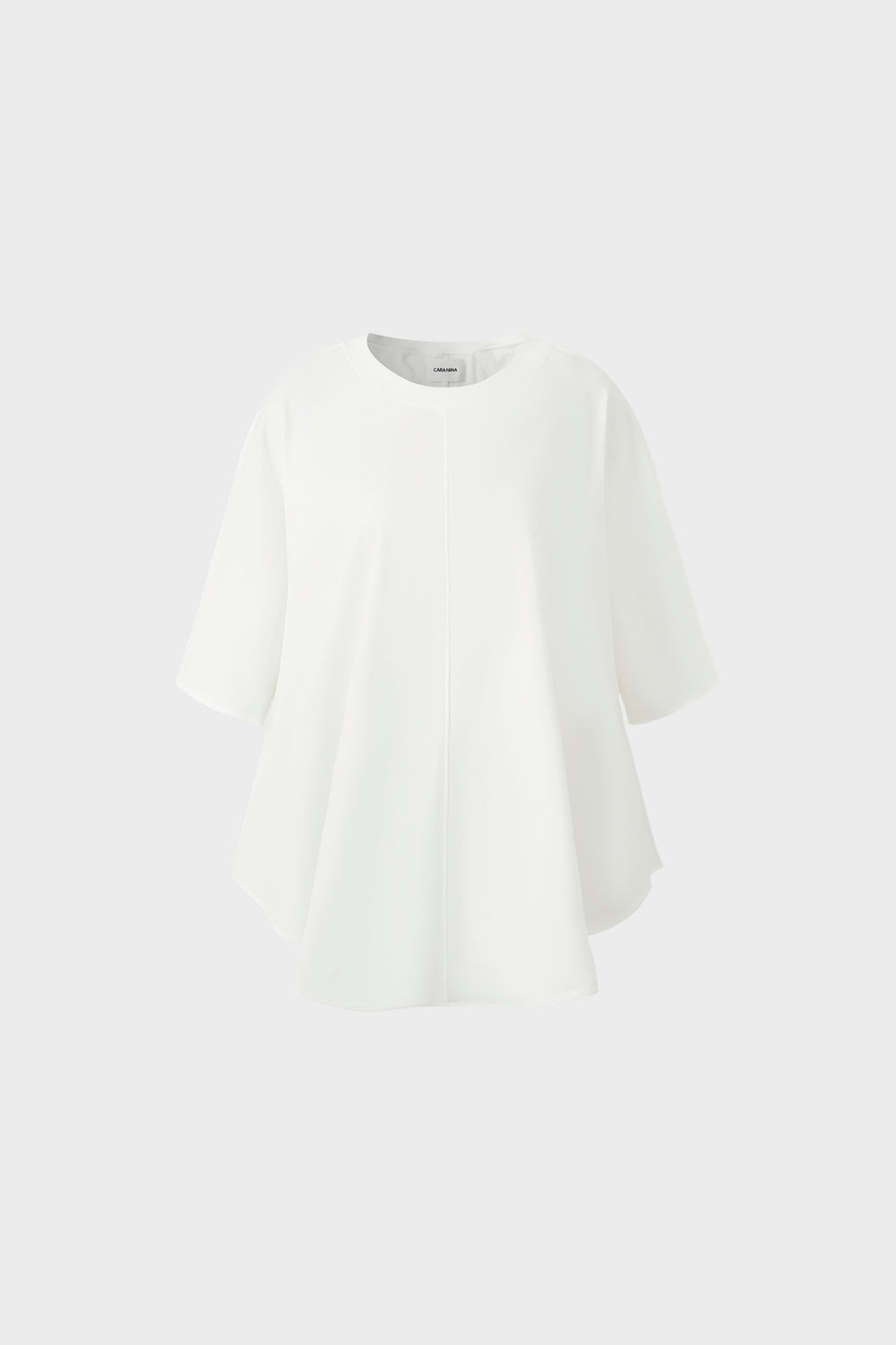 Unstructured hemmed loose-fitting short-sleeved cotton T-shirt